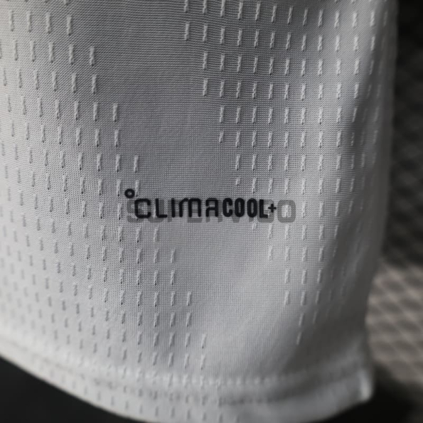 Camiseta Real Madrid Primera Equipación 2026/2027 Blanco con Parche HP (EDICIÓN JUGADOR)