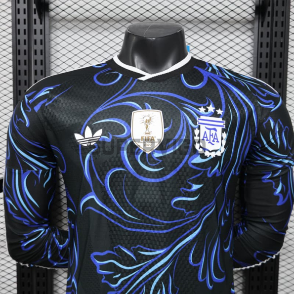 Camiseta Argentina Segunda Equipación Mundial 2026 ML Negro/Azul con FIFA2022 (EDICIÓN JUGADOR)