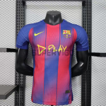 Camiseta Barcelona x Ed Sheeran Primera Equipación 2025/2026 Azul/Rojo
